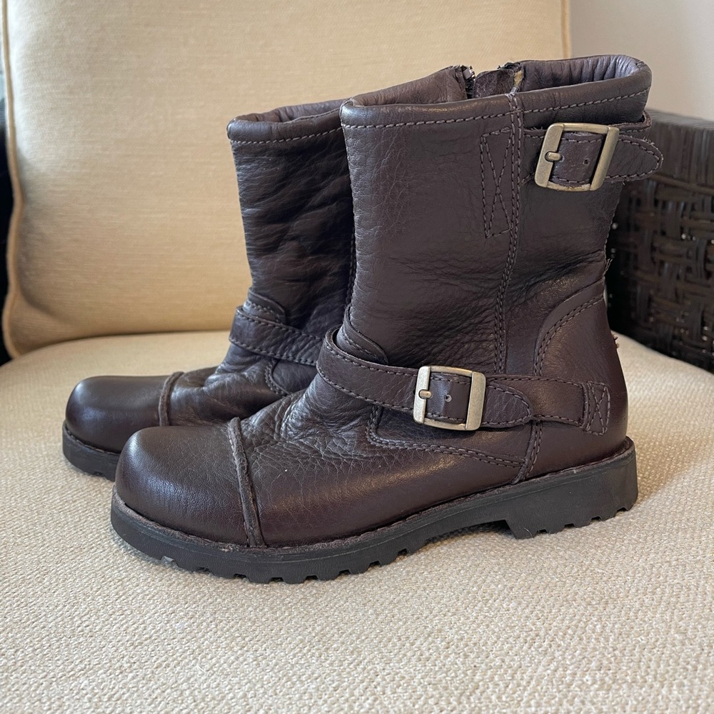 NEW UGG kids leather boots.